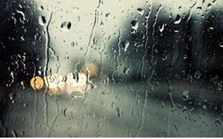 每一场雨洒下的都是思念